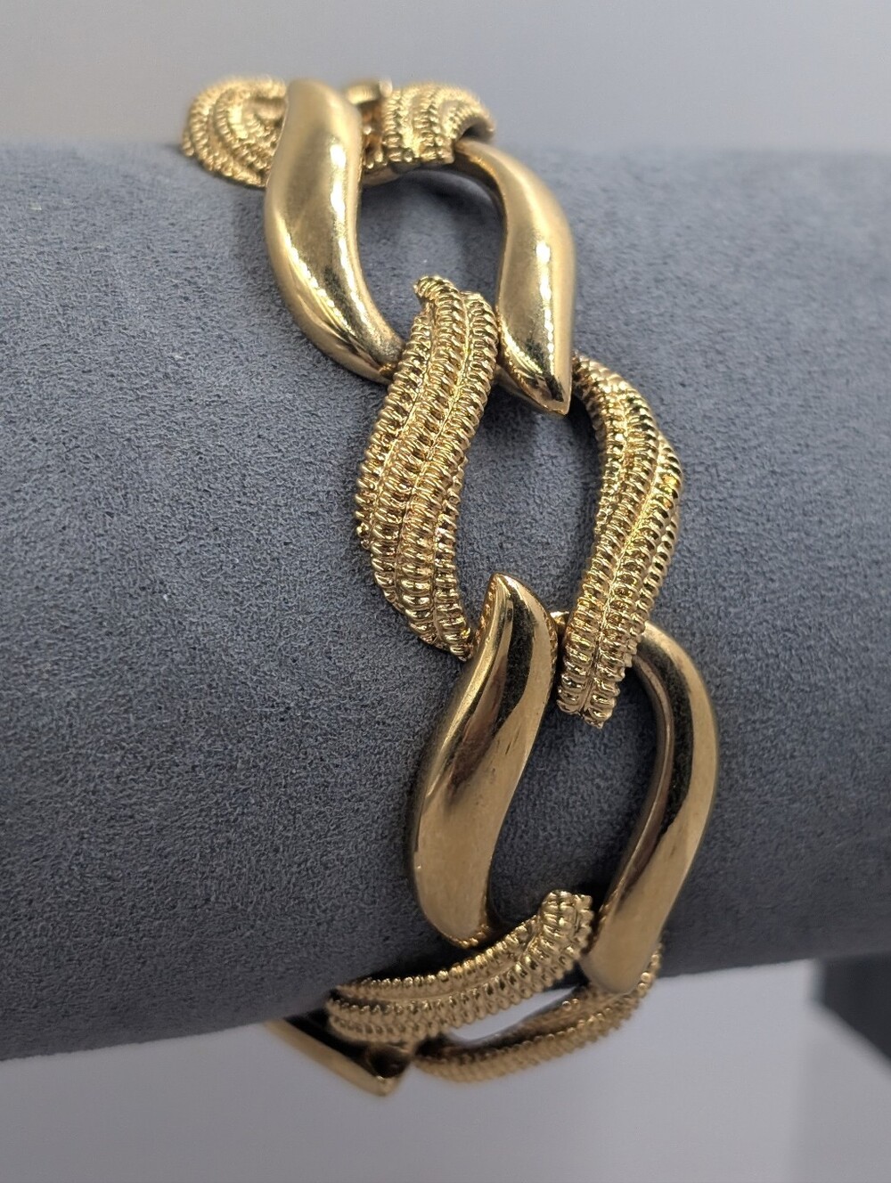 Vintage Napier Gold Tone Sculptural Link Bracelet 1980s Statement | M243
